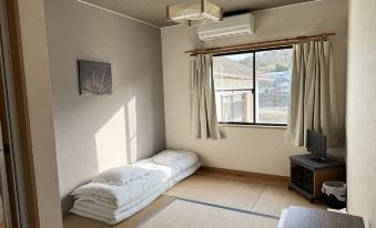 3. Hotel Ik..
