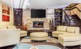 Comfort Inn & Suites Ballpark Area