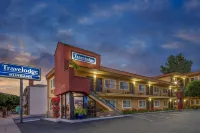 Travelodge by Wyndham Burbank-Glendale - piscine