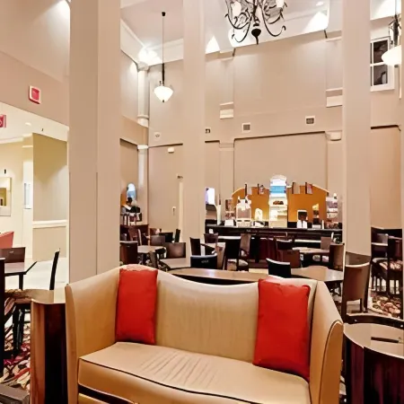 Holiday Inn Express & Suites CRESTVIEW SOUTH I-10 by IHG