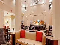 Holiday Inn Express & Suites CRESTVIEW SOUTH I-10 by IHG - breakfast