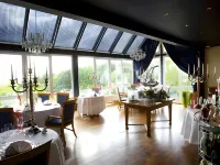 Design-Konferenzhotel & Restaurant Steinernes Schweinchen Hotels near Brasselsberg