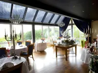 Design-Konferenzhotel & Restaurant Steinernes Schweinchen Hotel di Bad Emstal