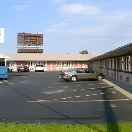 Sterling Inn Near Iag Airport
