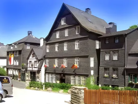 Hotel Restaurant Graf Rolshausen Hotels in der Nähe von Sandskulpturen Monschau