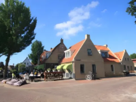 Logement Overzee 內斯酒店