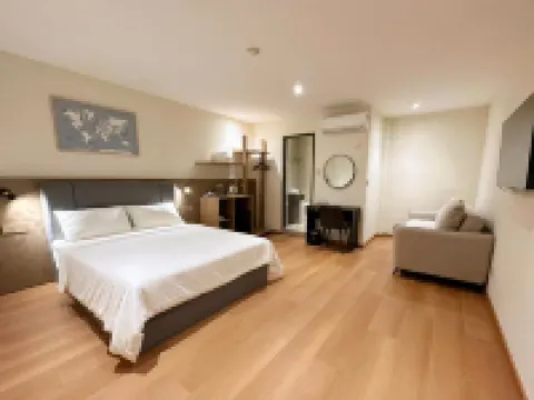 古晉婆羅洲酒店 鄰近亞答街（唐人區）的酒店