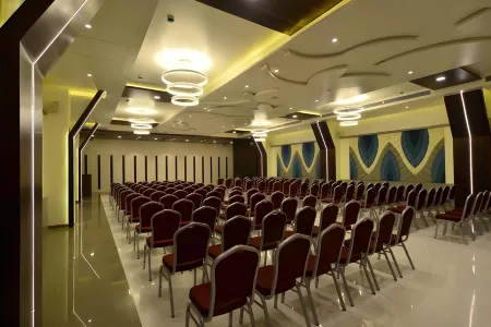 Hotel Jhankar Palace