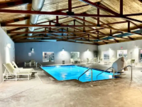 マイクロテル イン & スイーツ バイ ウィンダム クインシー ダウンタウン/リバー エリア クインシーのホテル