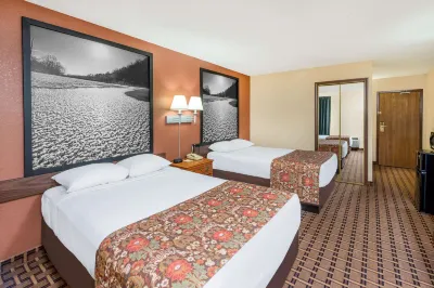 Super 8 by Wyndham Charleston/Sikeston East MO Hotels in der Nähe von Cairo Public Library