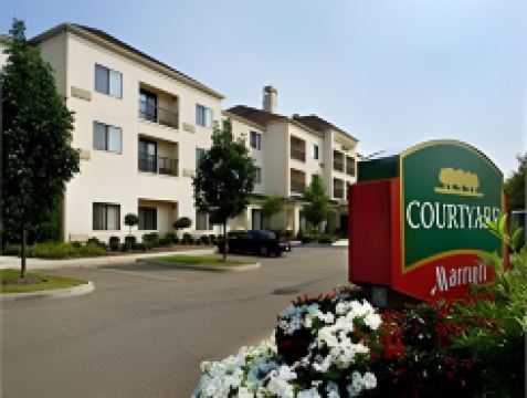 Courtyard Newark Granville