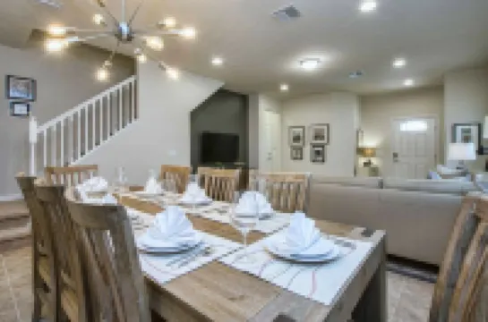 Windsor Westside 5 Bedroom Vacation Home 1820