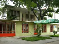 Tamarindo Hostel Hotels near Jetstereo MegaMall San Pedro Sula