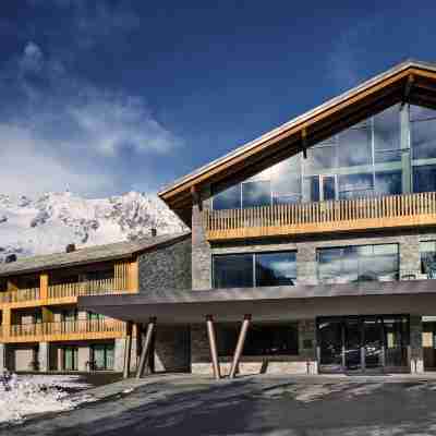 Grand Hotel Courmayeur Mont Blanc, by R Collection Hotels Hotel Exterior
