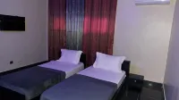 Deluxe Twin Beds in Royal Blue Guest House and Bar
