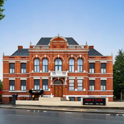 Trafford Hall Manchester, Trademark Collection by Wyndham ファローフィールド周辺のホテル