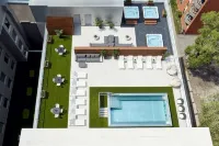 Hampton Inn by Hilton Montreal Downtown