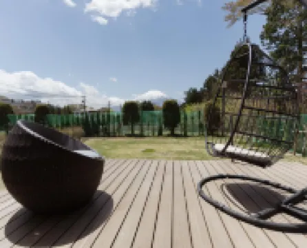 Glanstella Cabin Fujiyamanakako 鄰近Clover Ranch的酒店