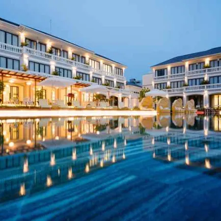 Moodhoian Riverside Resort & Spa