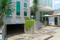 LeGreen Suite Senayan Hotel dekat Kantor PU Pejompongan