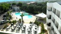 Hotel Magnolia - Pools