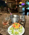 โรงแรมอาราคาจู สวีทส์ - ที่มีบาร์