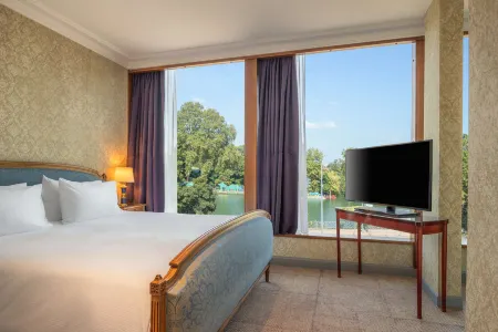 DoubleTree by Hilton Paris Bougival