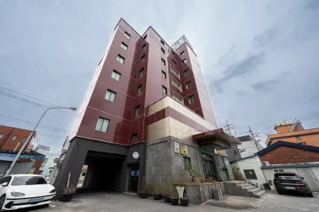 Jeongeup H Hotel Отели в г. Чонып