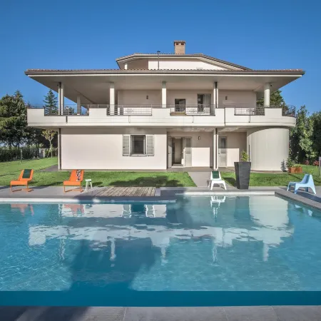 Spacious Villa with Pool