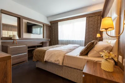 Hotel Cataleya BV Hotels near Foot Locker