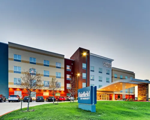 Fairfield Inn & Suites Dallas Love Field Hotels in der Nähe von Freizeitpark Zero Gravity