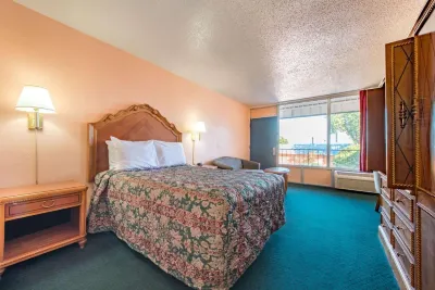 Castle Inn & Suites by OYO Lawton