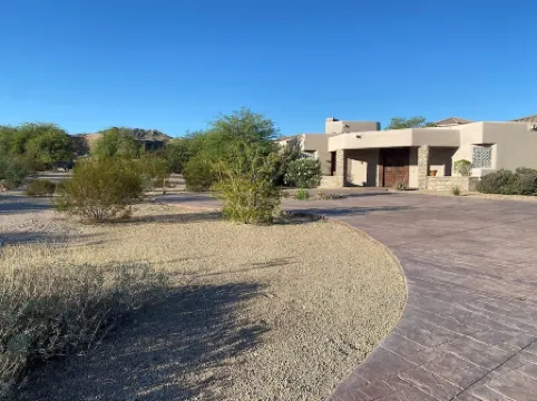 This casita located in the Estrella neighborhood boasts amazing Mountain View’s.