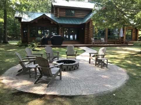 Lakeside Lodge Vacation Rental. See discounts below for less than 12 people.
