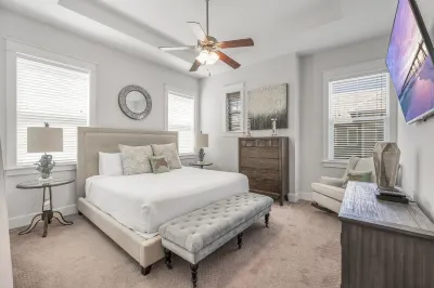 Merry Way: 30A Elegant 3BR Getaway! Pool-Beach-Dining-Events-Electric Cruiser!