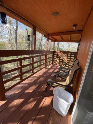 Cozy cottage in the country w/ hot tub! 20 minutes away from downtown Austin