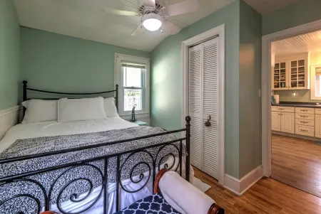 BREATHTAKING BUNGALOW-HOME AWAY FROM HOME