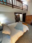 Cozy 4-Bedroom Condo-with Private Access to the Waterfront