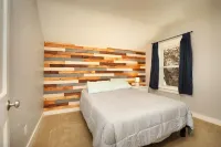 The Parkway Paddle: Walking distance to the lake 오쉬코쉬 호텔