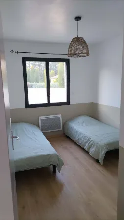 ALL COMFORT FAMILY VILLA, not overlooked, swimming pool