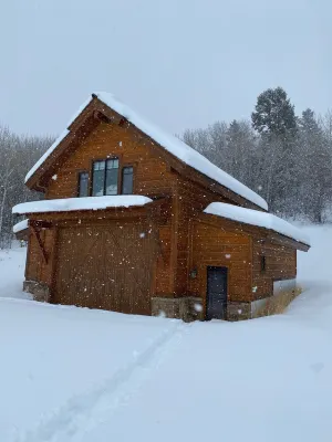 Privacy and Views in Swan Valley - Short Drive to Victor and Jackson