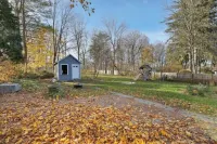 4BR Home w/ Yard & BBQ, 5 min walk to downtown Lee