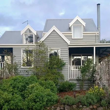 The Loft (fire+spa in centre of Hepburn Springs)