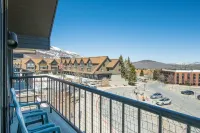 2BR 3BA True Ski in Ski out Condo at Park City......at the base of Mountain!