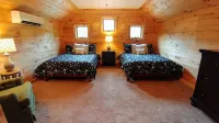 Creekfront Retreat • Hot Tub • Pool Table • Near Town/National Park • Rejuvenate