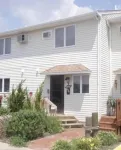 Beautiful updated condo w modern decor, overlooking Fenwick lighthouse from deck