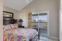 Waterfront Duck Key Villa - Sleeps 6