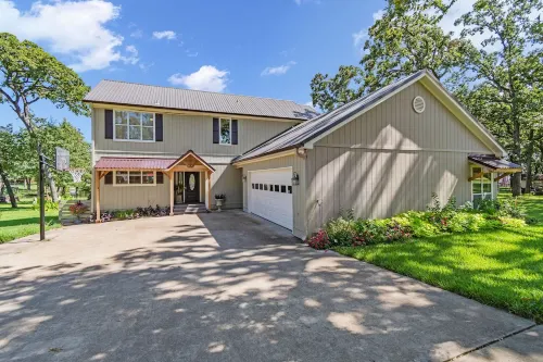 Lake House with great lake views, Swim Spa, Large Porch ,Boat dock pet freinly