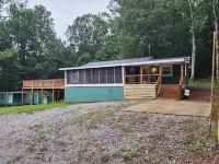 The Lakefront Deckhouse- perfect place for relaxing with nature and family