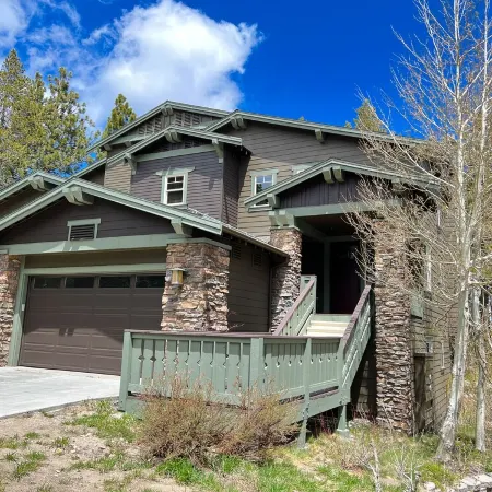 Luxurious and Elegant Mountain Living in the Heart of Mammoth. Ski,Golf,Jaccuzi
